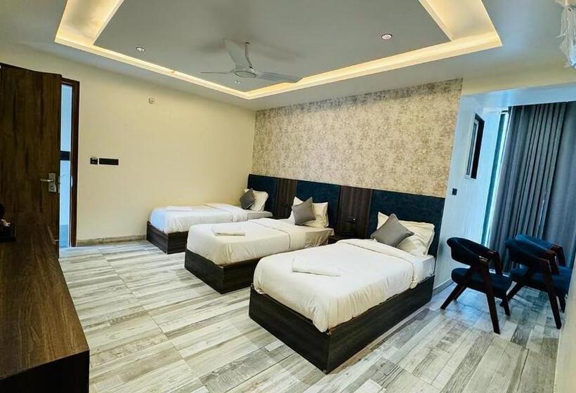 호텔 Raksha Suites & Banquet Greater Noida