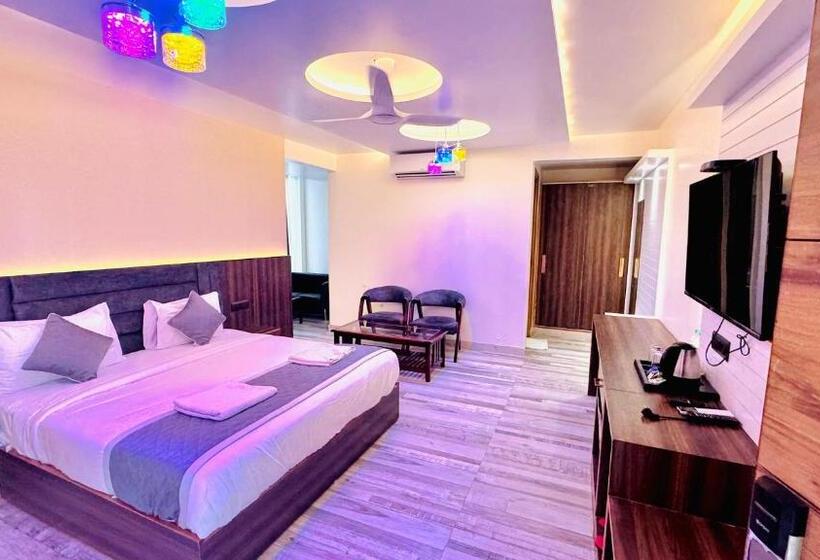 호텔 Raksha Suites & Banquet Greater Noida