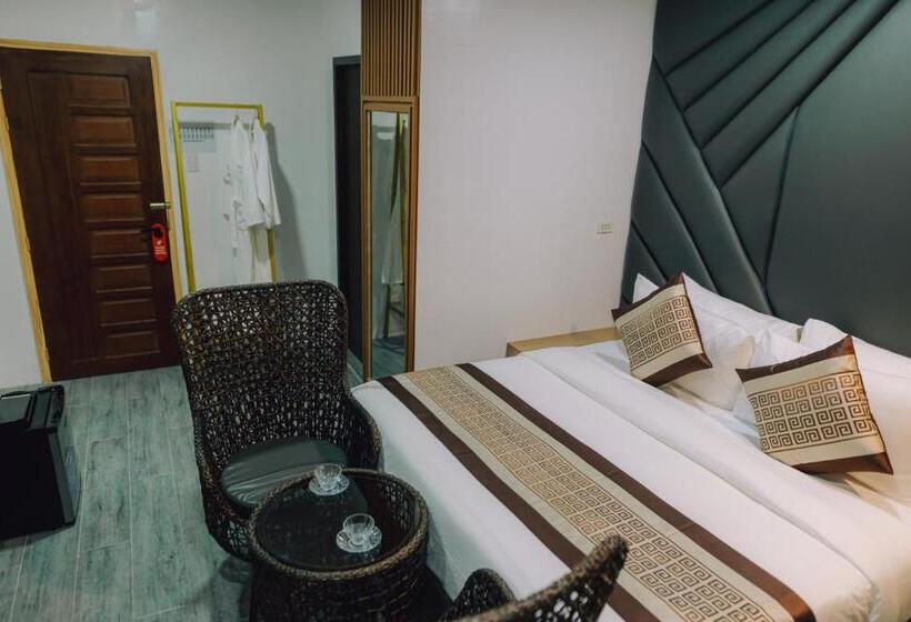 هتل Shine Boutique