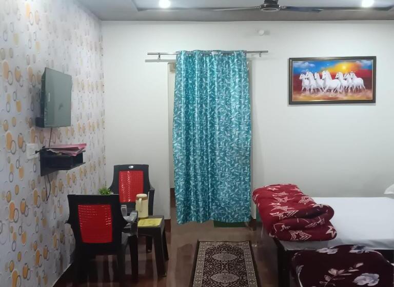 Отель Somnath Residency Radhe Nikunj