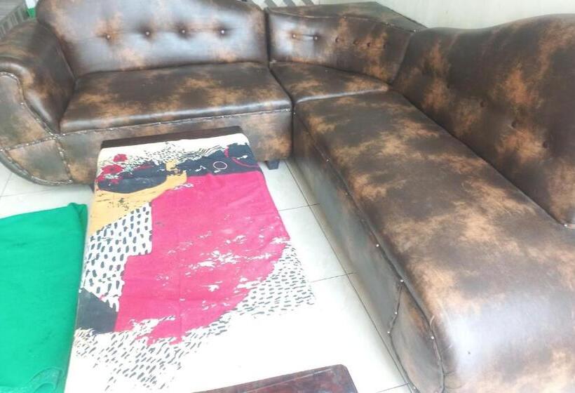 호텔 Spot On 93815 Chimi Rumah Kost