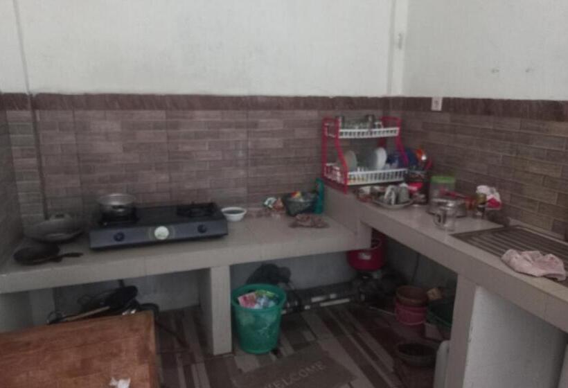 호텔 Spot On 93815 Chimi Rumah Kost