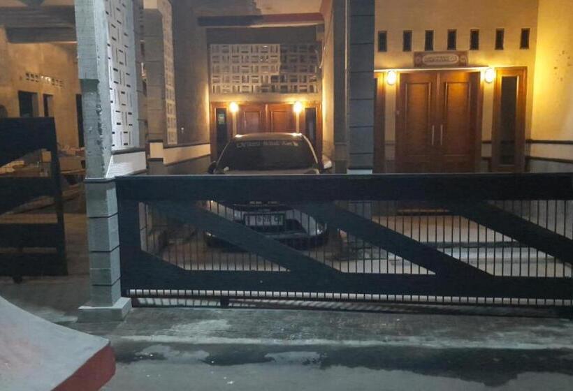 호텔 Spot On 93815 Chimi Rumah Kost