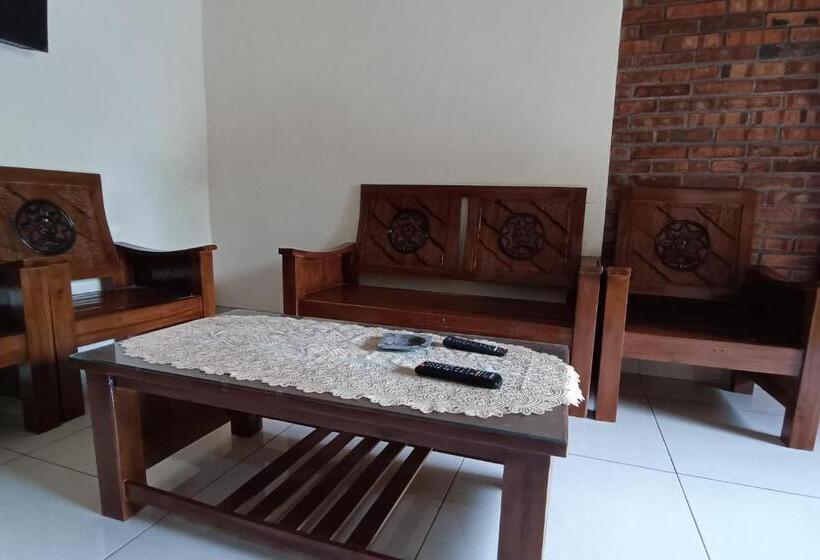 酒店 Spot On 93819 Homestay Shinta Syariah