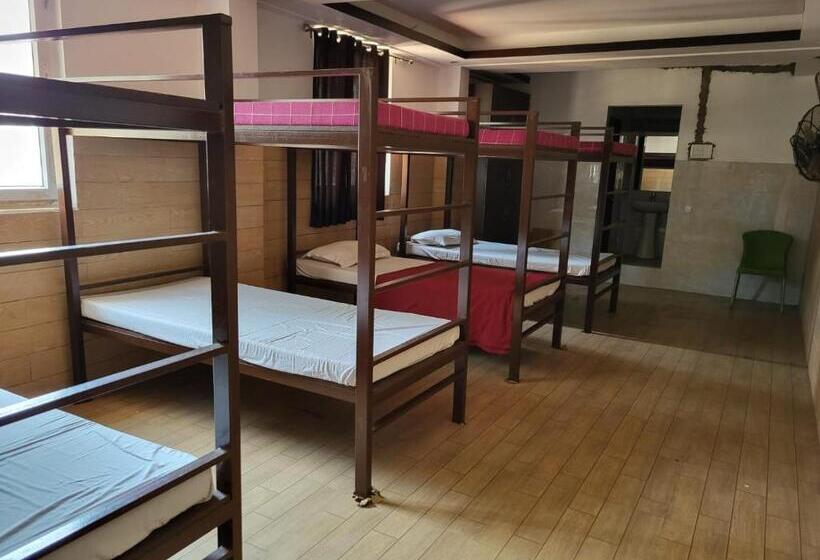 ホテル Suja Krishna Residency