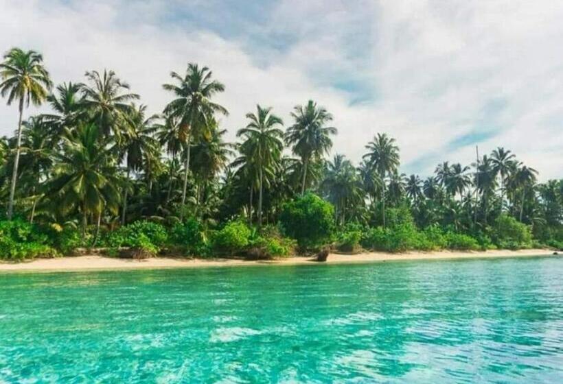 호텔 Sunset Surfing Villas Mentawai