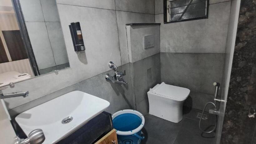 ホテル Tan Square Inn Lodge