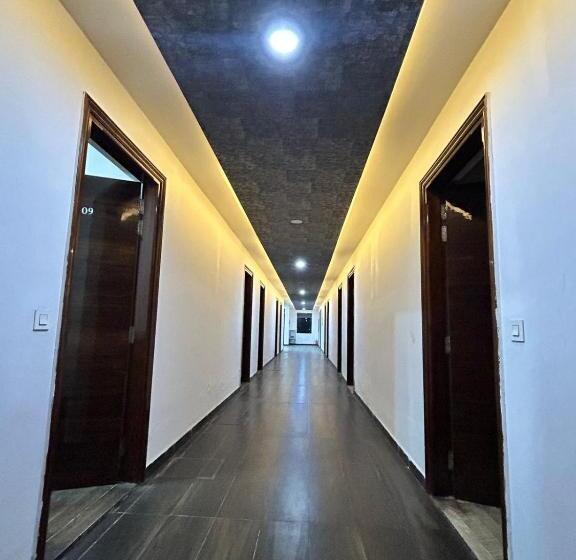 Отель Collection O The God S Palace Resort