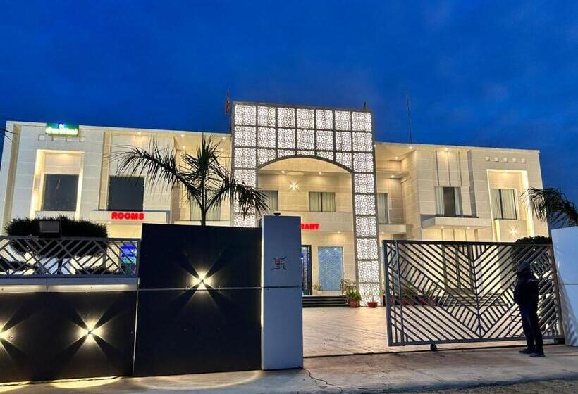 Отель Collection O The God S Palace Resort