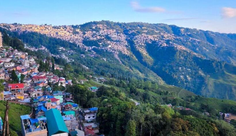 בית מלון כפרי Red Rose