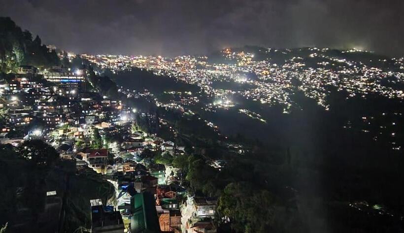 בית מלון כפרי Red Rose