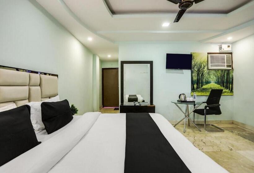 Oyo Flagship Hotel R G Grand