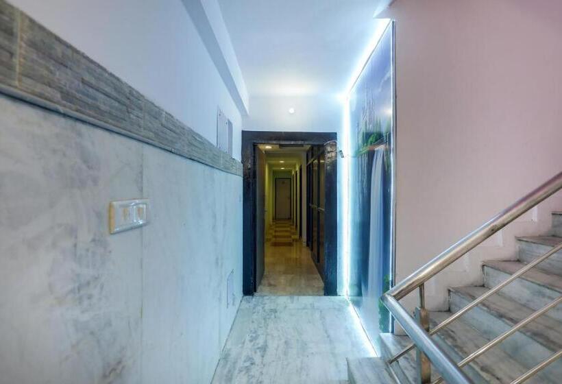 Oyo Flagship Hotel R G Grand