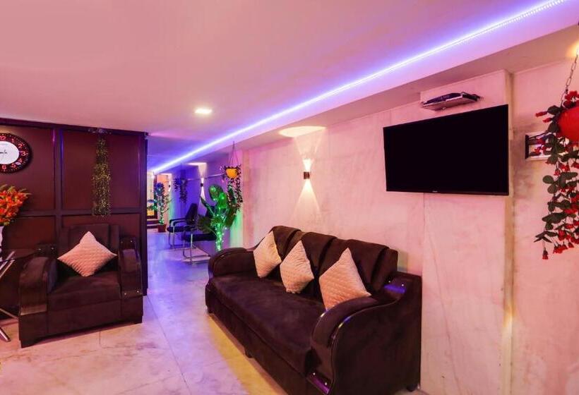 Oyo Flagship Hotel R G Grand