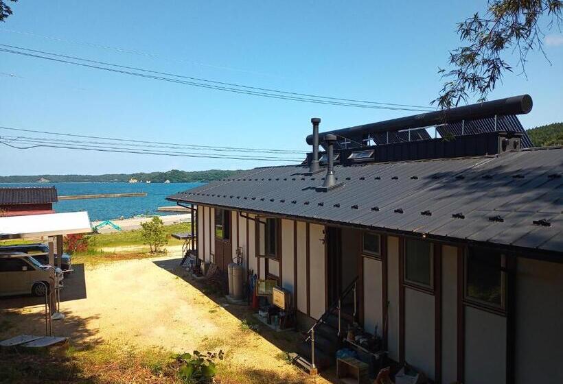 Pension (Hôtel basse catégorie) 能登島ゲストハウスうたたね