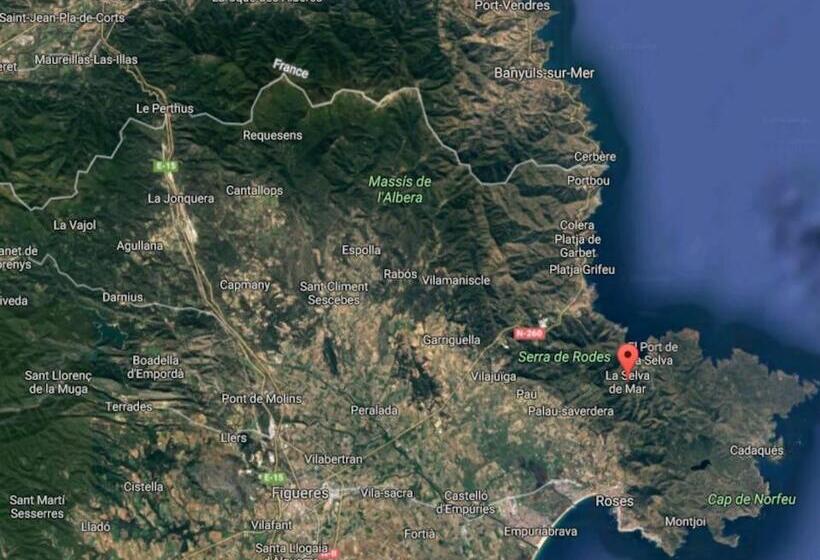 Пансион Cap De Creus : Bungalow, Jardin Y Vista Al Mar