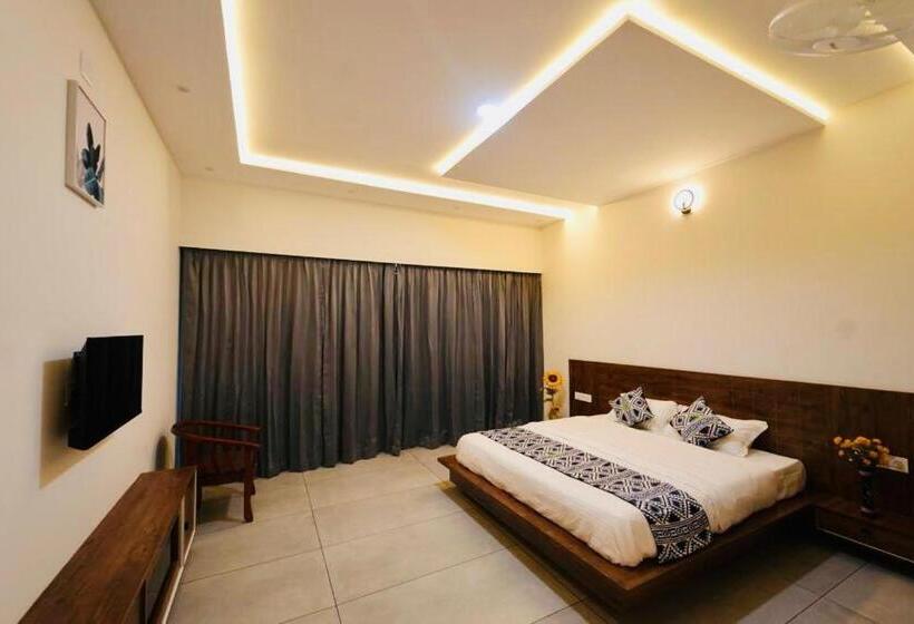 Пансион Crocolakes Huts By Travellikee