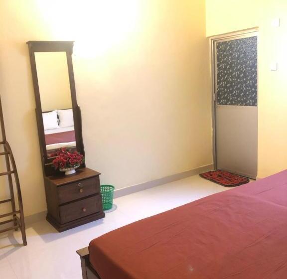 פנסיון Four Seasons Villa