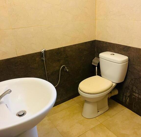 פנסיון Four Seasons Villa