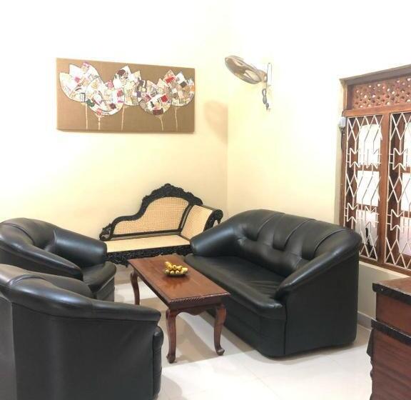 פנסיון Four Seasons Villa