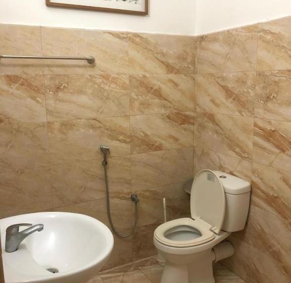 פנסיון Four Seasons Villa