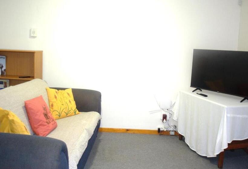 پانسیون Imani Guest House