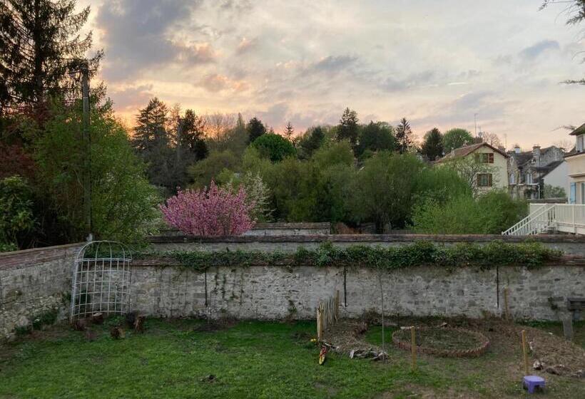 Пансион La Mini Maison Des Bords De Seine
