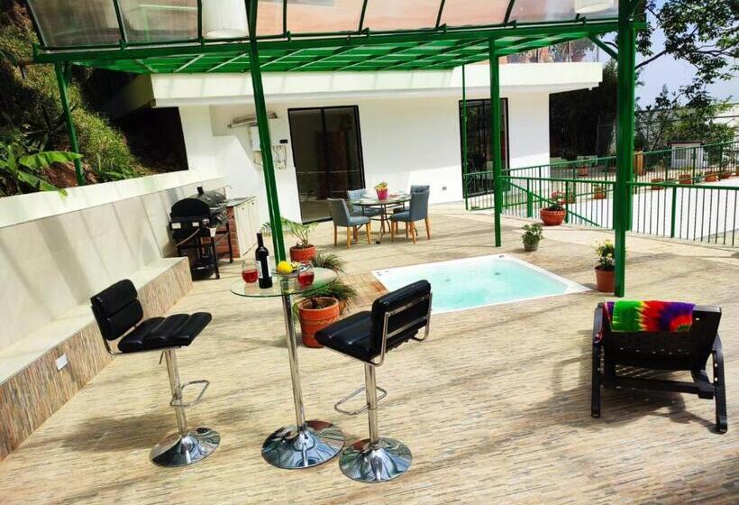 פנסיון Paradise In Envigado