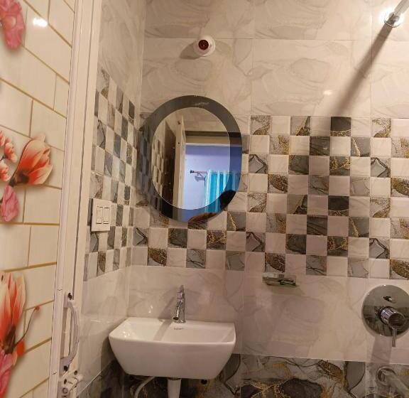 膳宿费 O Uttara Residency