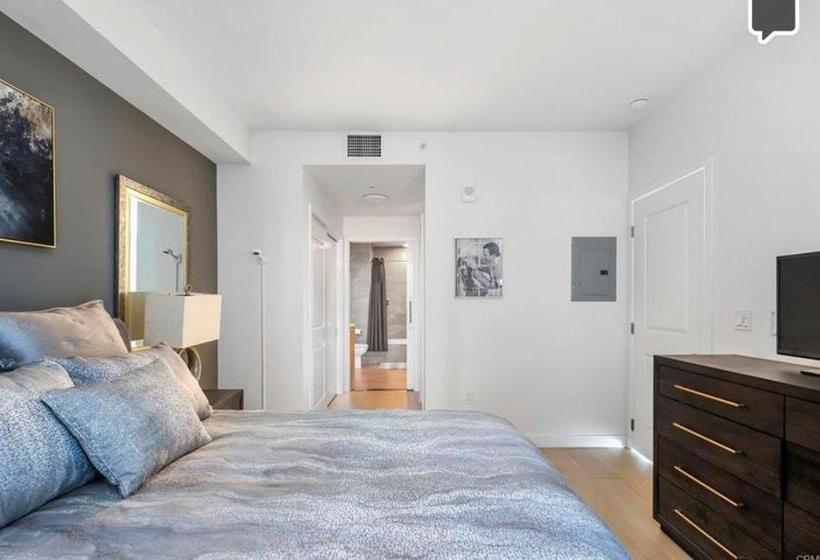 Relax On The Penthouse Floor Dtla With A View