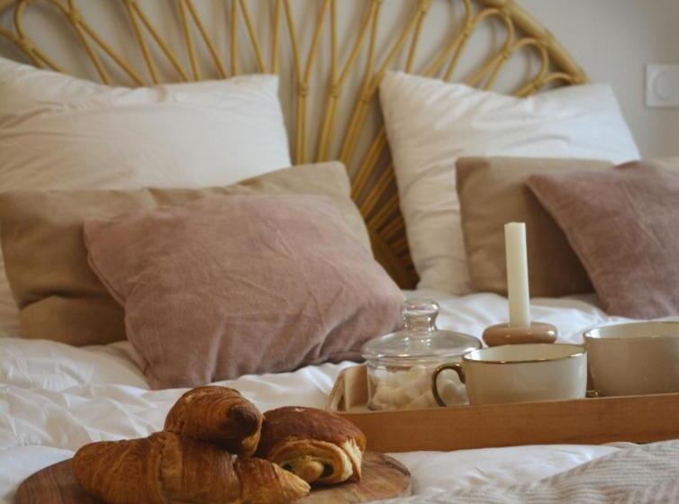 ベッドアンドブレックファースト Domaine Des Cyprès