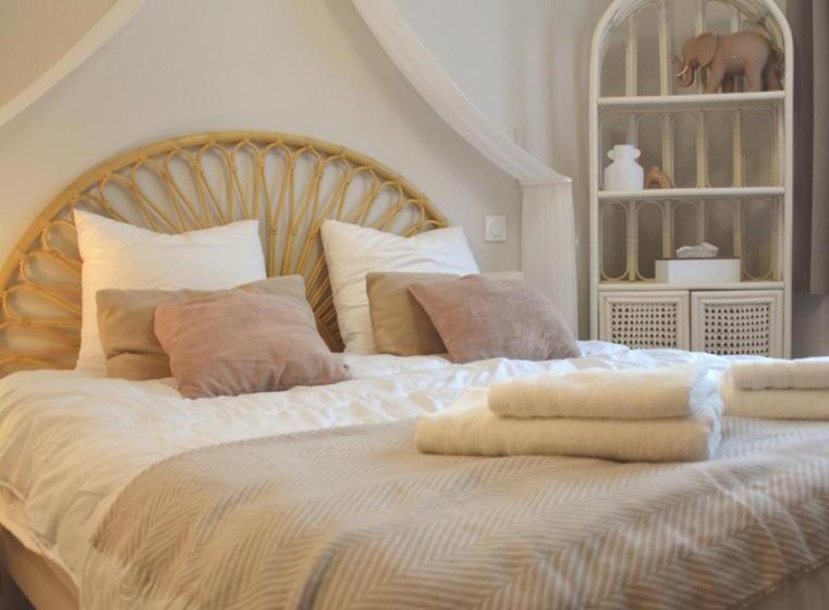 ベッドアンドブレックファースト Domaine Des Cyprès