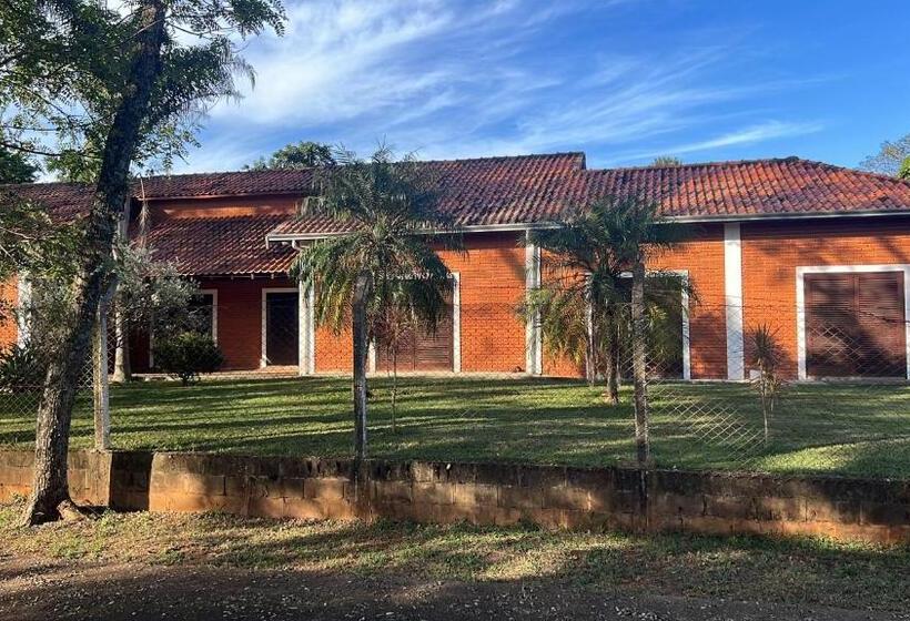 Bed and Breakfast Hostel Do Cabral