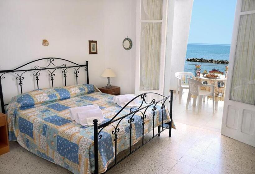 تختخواب و صبحانه Il Borgo Sul Mare