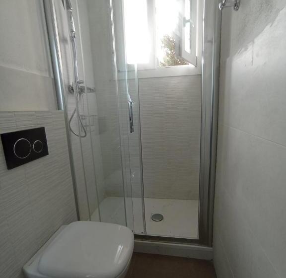 تختخواب و صبحانه La Dimora Degli Artisti   Bologna