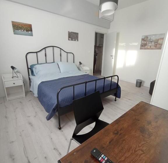 تختخواب و صبحانه La Dimora Degli Artisti   Bologna