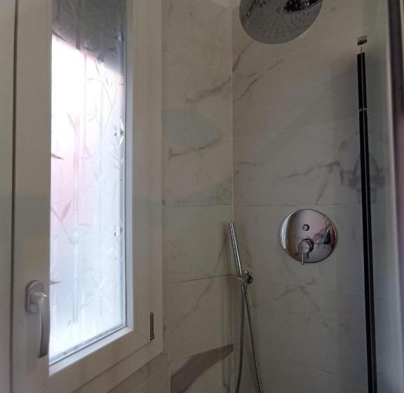 تختخواب و صبحانه La Dimora Degli Artisti   Bologna