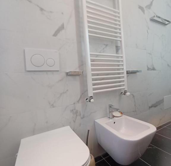 تختخواب و صبحانه La Dimora Degli Artisti   Bologna