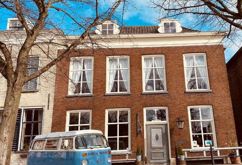 住宿加早餐  Vintage Glamping Caravan Stadstuin Goedereede