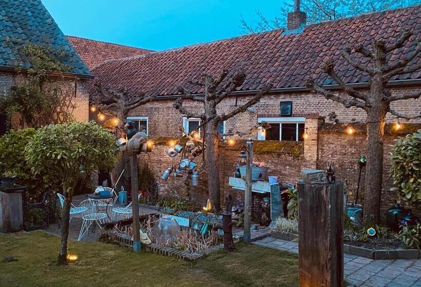 住宿加早餐  Vintage Glamping Caravan Stadstuin Goedereede