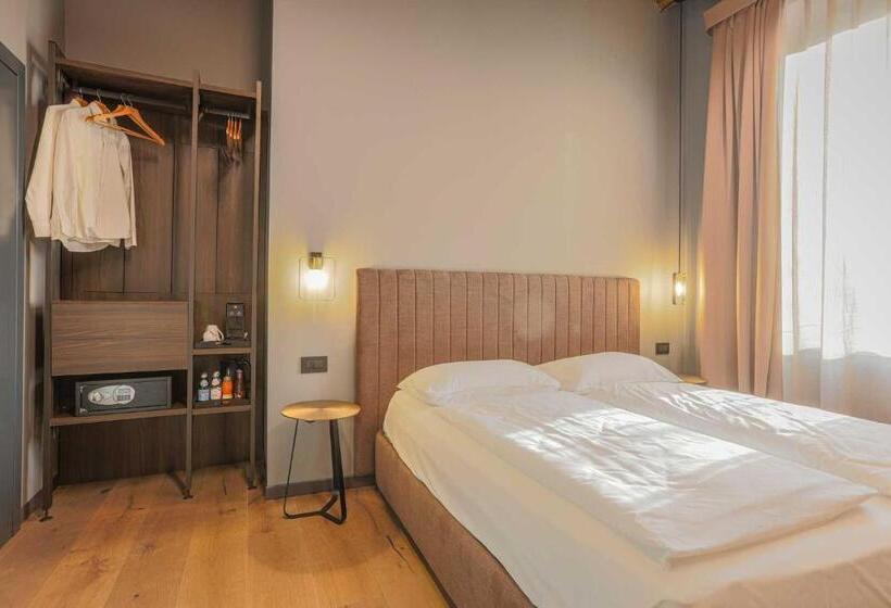 هتل Ar Suites&art