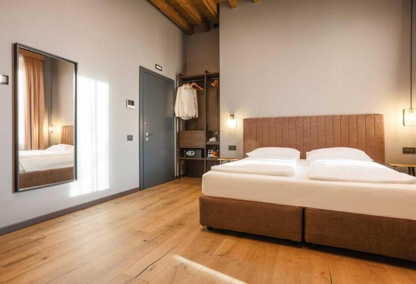 هتل Ar Suites&art