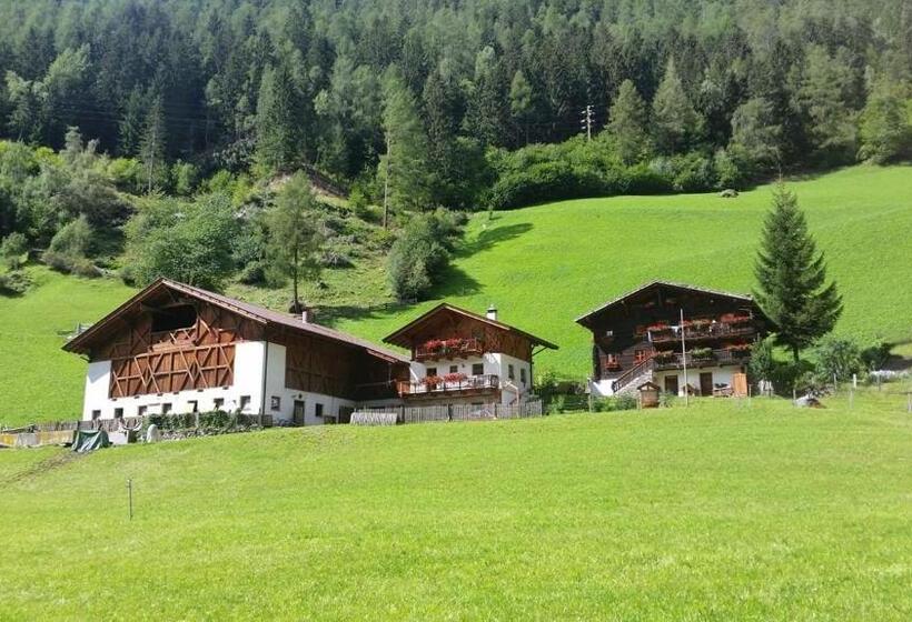 בית מלון כפרי Ausser Brugghof