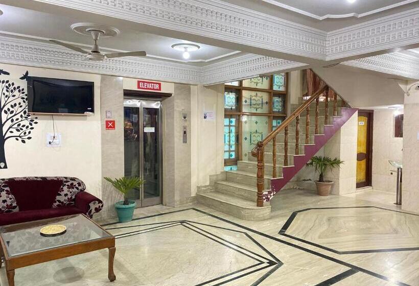 בית מלון כפרי City Plaza, Srinagar