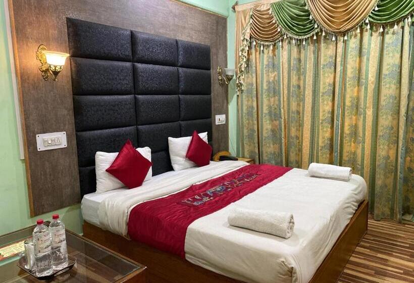 בית מלון כפרי City Plaza, Srinagar