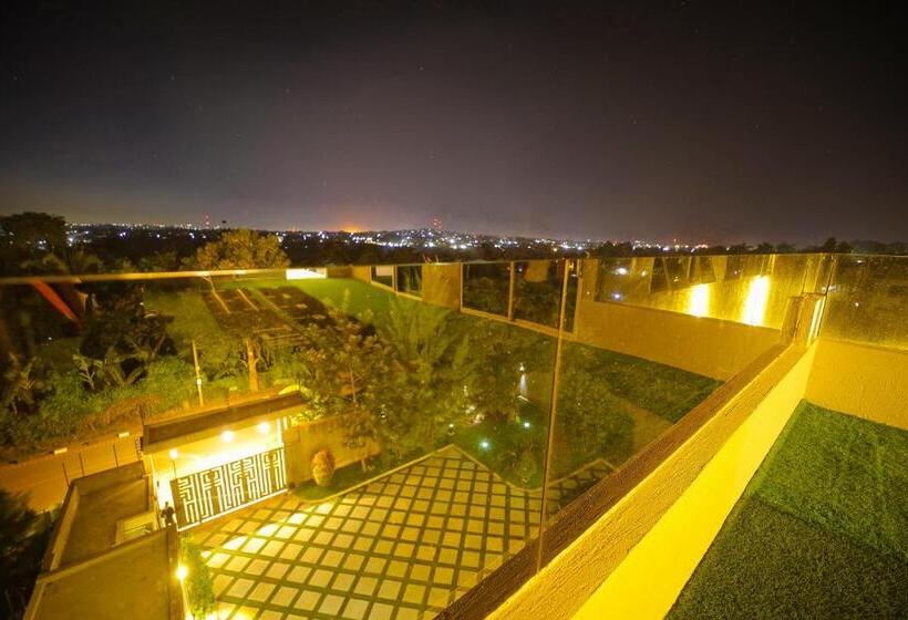 هتل El Amo Lakeview Villa