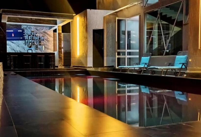 هتل El Amo Lakeview Villa