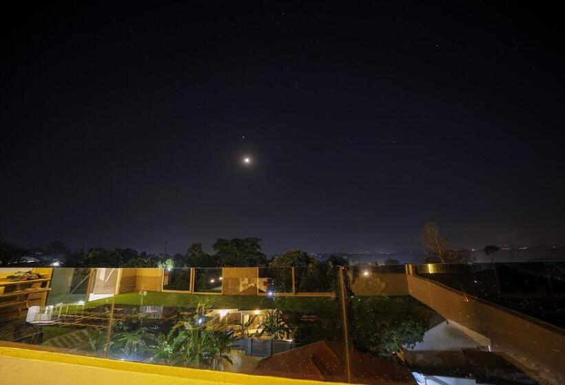 هتل El Amo Lakeview Villa