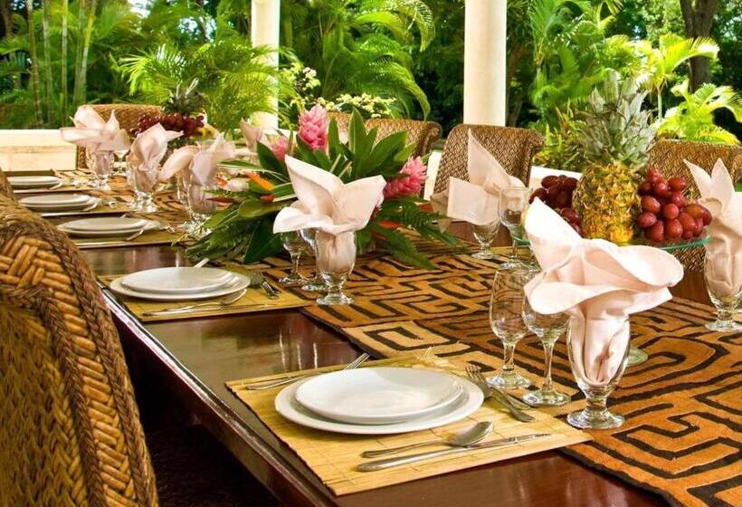 Отель La Hacienda Bellevue