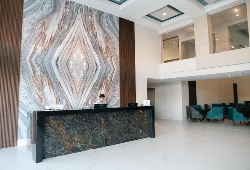 ホテル High Garden Grand